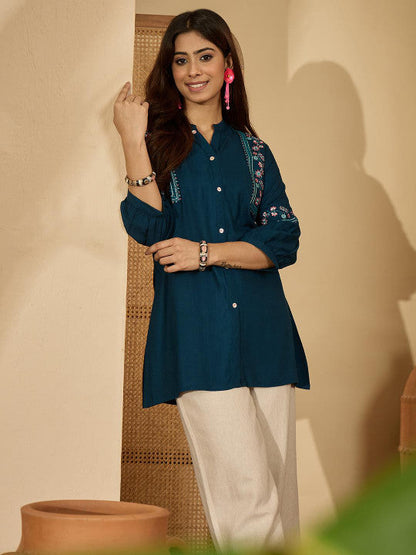 Women Viscose Rayon Embroidered Straight Kurtis